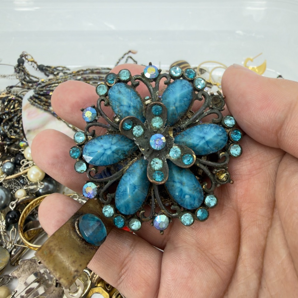 Craft Beading Jewelry Lot Mixed Costume Pieces DIY Upcycle Repair Supplies - Picture 11 of 16
